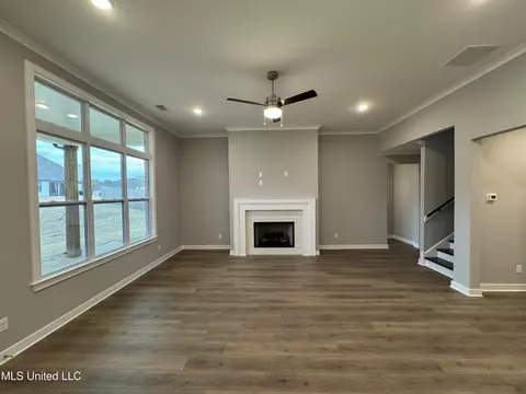 Living - 9616 Silo Park Rd, Olive Branch, MS 38654 photo 1 of 4