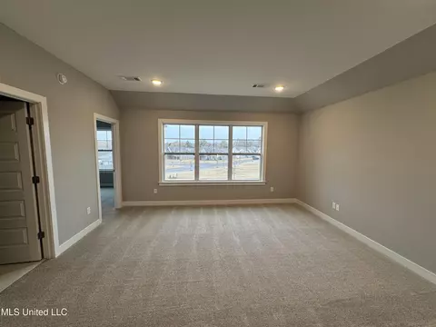 Bedroom - 9616 Silo Park Rd, Olive Branch, MS 38654 photo 2 of 4