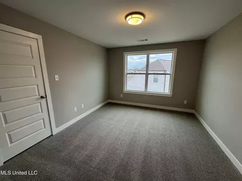 Bedroom - 9616 Silo Park Rd, Olive Branch, MS 38654 photo 3 of 4