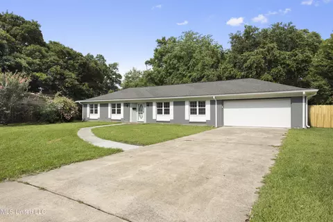 124 Woodhaven Dr, Gulfport, MS 39507