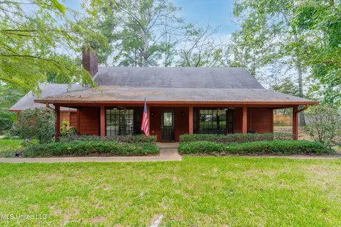 104 Caroline Cv, Clinton, MS 39056