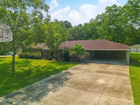 Exterior - 4008 Sentinel Dr, Escatawpa, MS 39552 photo 8 of 10