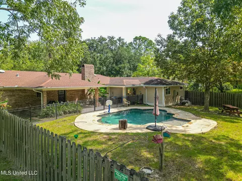 Exterior - 4008 Sentinel Dr, Escatawpa, MS 39552 photo 10 of 10