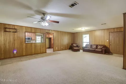 Living - 4008 Sentinel Dr, Escatawpa, MS 39552 photo 2 of 5