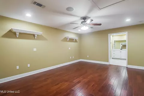 Bedroom - 4008 Sentinel Dr, Escatawpa, MS 39552 photo 4 of 4