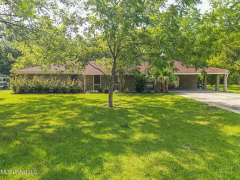 Exterior - 4008 Sentinel Dr, Escatawpa, MS 39552 photo 9 of 10