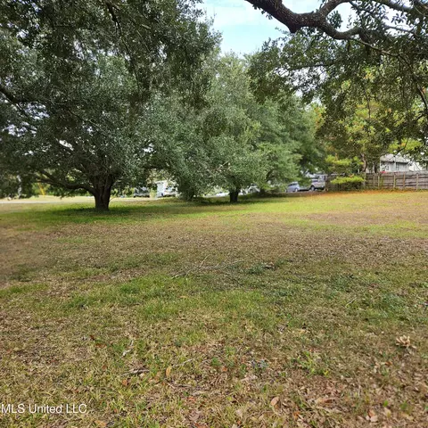 7799 Golf Club Dr, Diamondhead, MS 39525
