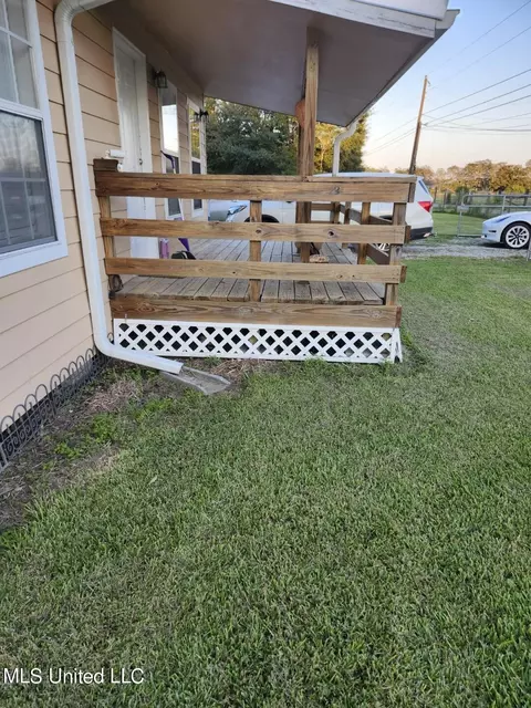 Exterior - 7733 Carter Rd, Moss Point, MS 39562 photo 2 of 3