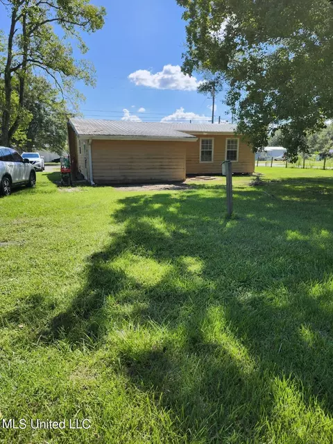 Exterior - 7733 Carter Rd, Moss Point, MS 39562 photo 3 of 3