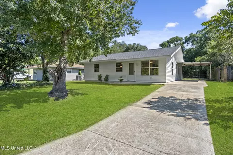 2906 Audubon Dr, Gulfport, MS 39501