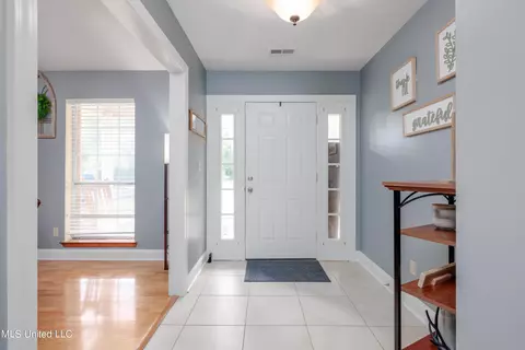 Entry Way - 5679 Peyton Rd, Coldwater, MS 38618 photo 1 of 2