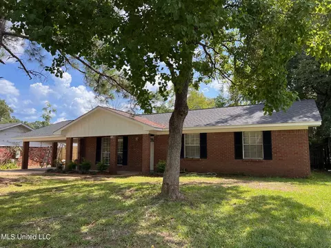 2425 Gina Dr, Pearl, MS 39208