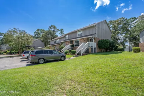 409 Highpoint Dr, Diamondhead, MS 39525 photo 4