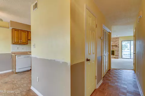 409 Highpoint Dr, Diamondhead, MS 39525 photo 9