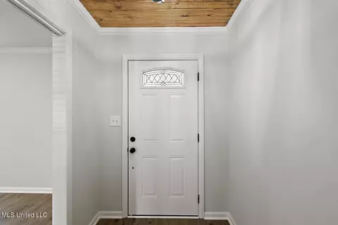 Entry Way - 5912 Whitestone Rd, Jackson, MS 39206 photo 1 of 2