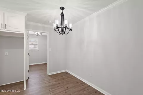 Dining - 5912 Whitestone Rd, Jackson, MS 39206 photo 2 of 2