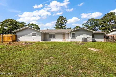 Exterior - 5912 Whitestone Rd, Jackson, MS 39206 photo 5 of 7