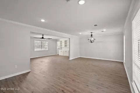 Living - 5912 Whitestone Rd, Jackson, MS 39206 photo 1 of 1