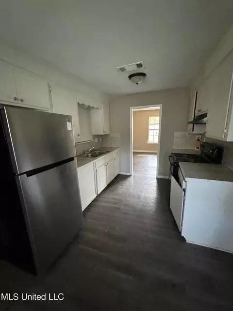 Kitchen - 1771 Casteel Dr, Jackson, MS 39204 photo 1 of 2