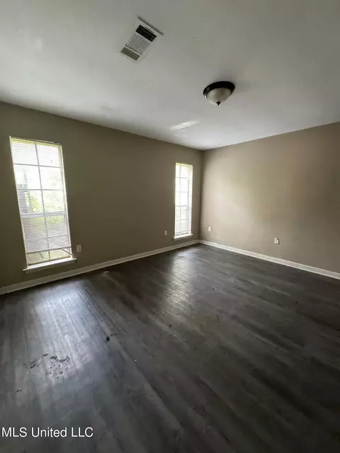 Living - 1771 Casteel Dr, Jackson, MS 39204 photo 5 of 5