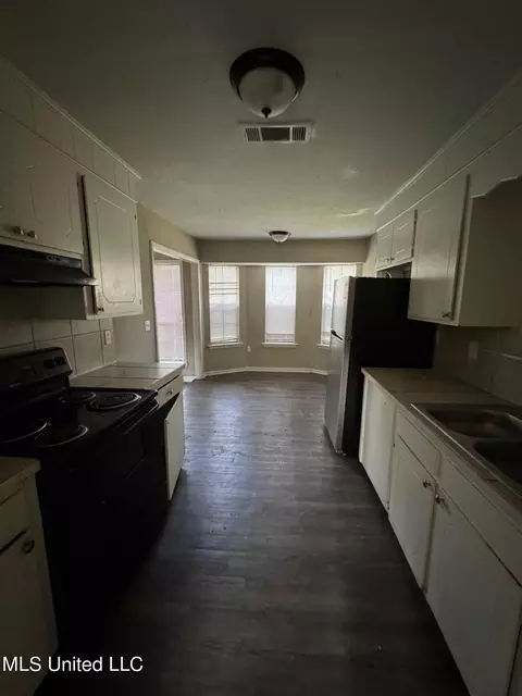 Kitchen - 1771 Casteel Dr, Jackson, MS 39204 photo 2 of 2