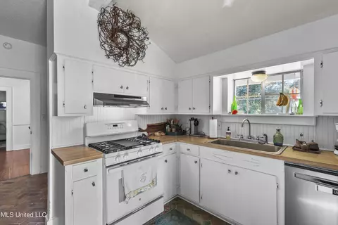 Kitchen - 361 E Peace St, Canton, MS 39046 photo 2 of 3