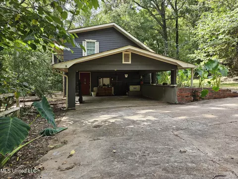 Exterior - 3035 Spruce Cv, Hernando, MS 38632 photo 5 of 17