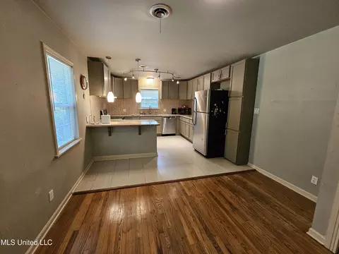 Kitchen - 3035 Spruce Cv, Hernando, MS 38632 photo 1 of 4