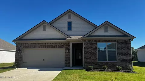 92 Ozark Dr, Byhalia, MS 38611