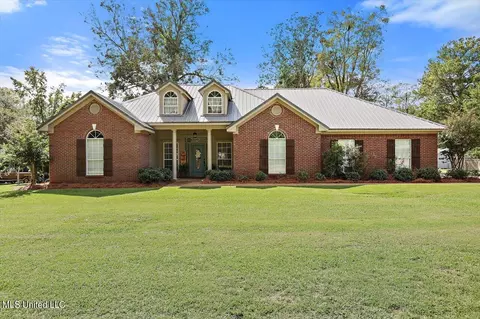 504 Heslep St, Pelahatchie, MS 39145