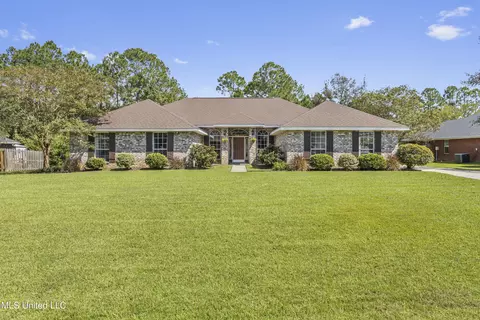 10299 Lake Forest Dr, Ocean Springs, MS 39565