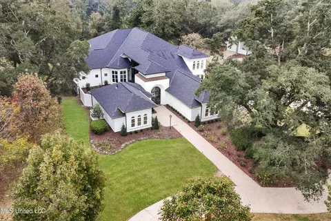 23340 Stablewood Cir, Pass Christian, MS 39571