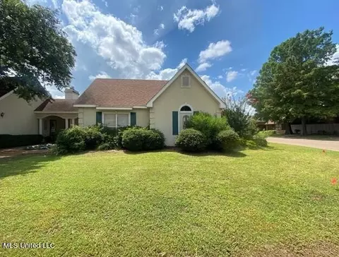211 Greenfield Dr, Greenwood, MS 38930