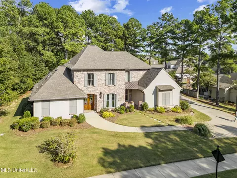 101 Lake Village Dr, Madison, MS 39110