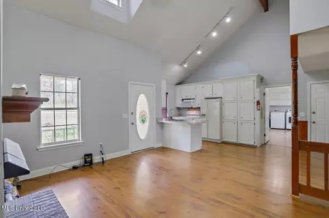 Living - 2139 Boyd Rd, Utica, MS 39175 photo 2 of 2