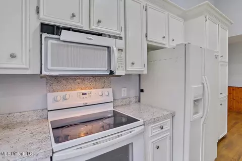 Kitchen - 2139 Boyd Rd, Utica, MS 39175 photo 3 of 3