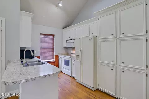 Kitchen - 2139 Boyd Rd, Utica, MS 39175 photo 1 of 3