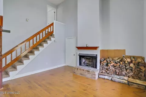 Living - 2139 Boyd Rd, Utica, MS 39175 photo 1 of 2