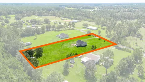 6152 Road 541, Kiln, MS 39556