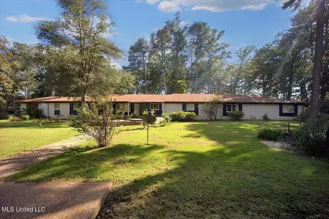 555 E Fourth Ave, Morton, MS 39117 photo 1