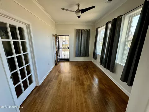 Living - 392 N Ruby Ave, Ruleville, MS 38771 photo 4 of 4