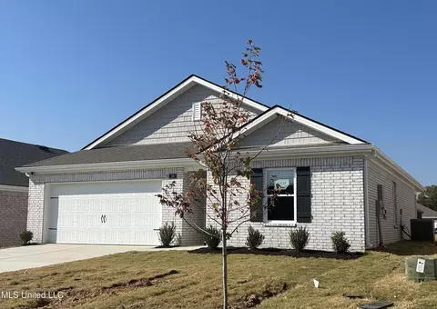 28 Pine St, Byhalia, MS 38611