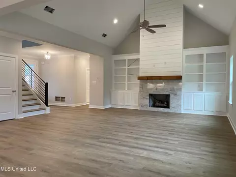 Living - 9092 Bennett Trl, Hernando, MS 38632 photo 1 of 1