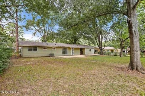 Exterior - 5157 Parkway Dr, Jackson, MS 39211 photo 8 of 8