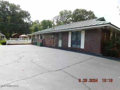 Exterior - 4971 Church Rd, Nesbit, MS 38651 photo 8 of 15
