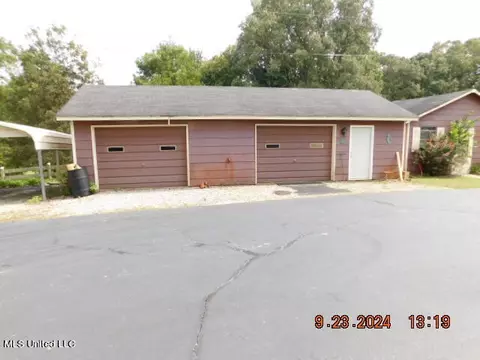 Exterior - 4971 Church Rd, Nesbit, MS 38651 photo 4 of 15