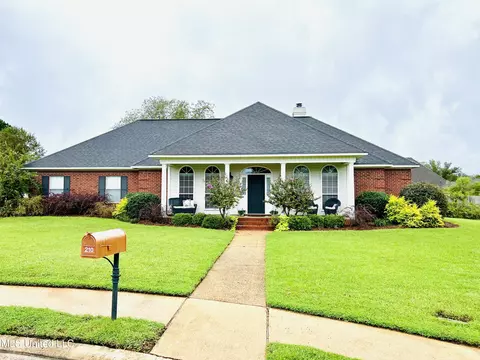 210 Park Pl, Brandon, MS 39042