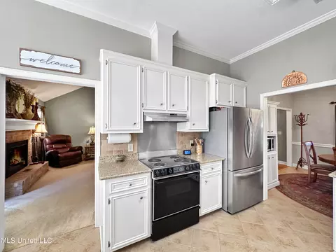 Kitchen - 192 Mccarty Rd, Byram, MS 39272 photo 6 of 6