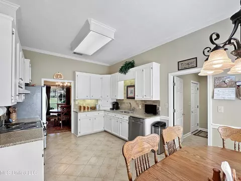 Kitchen - 192 Mccarty Rd, Byram, MS 39272 photo 1 of 6
