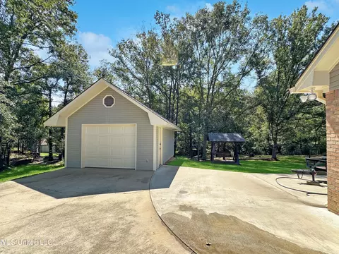 Exterior - 192 Mccarty Rd, Byram, MS 39272 photo 3 of 10